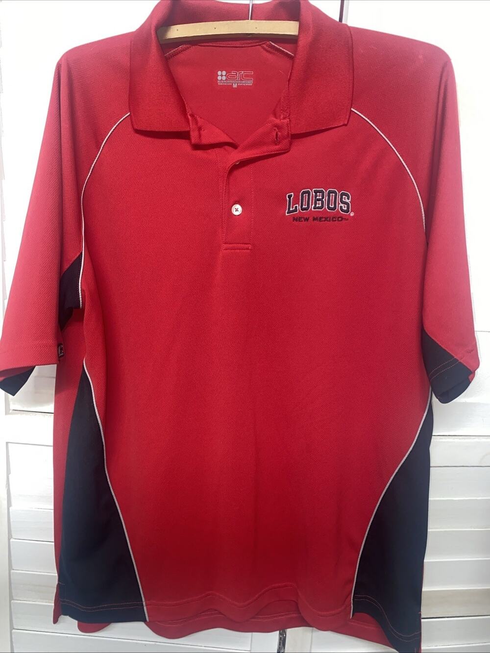 New Mexico Lobos Polo Shirt Mens Medium Red Dri Fit ARC Pique Raglan Sleeve
